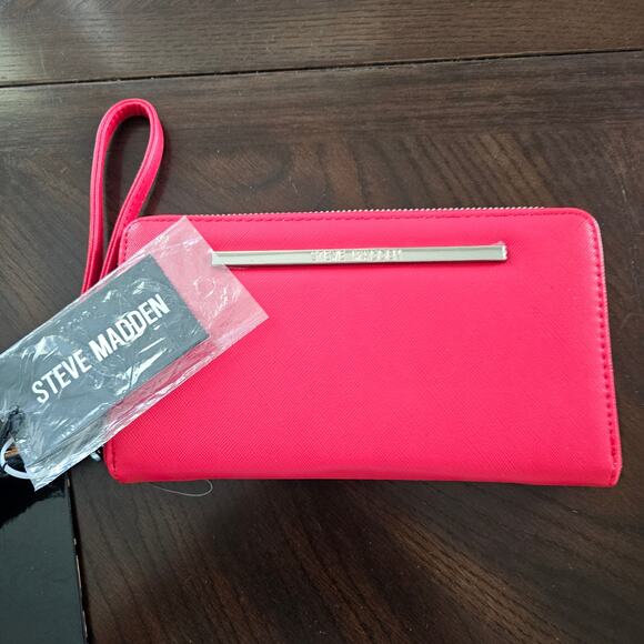 Steve Madden Red Bzippy Wristlet Wallet - Picture 2 of 5